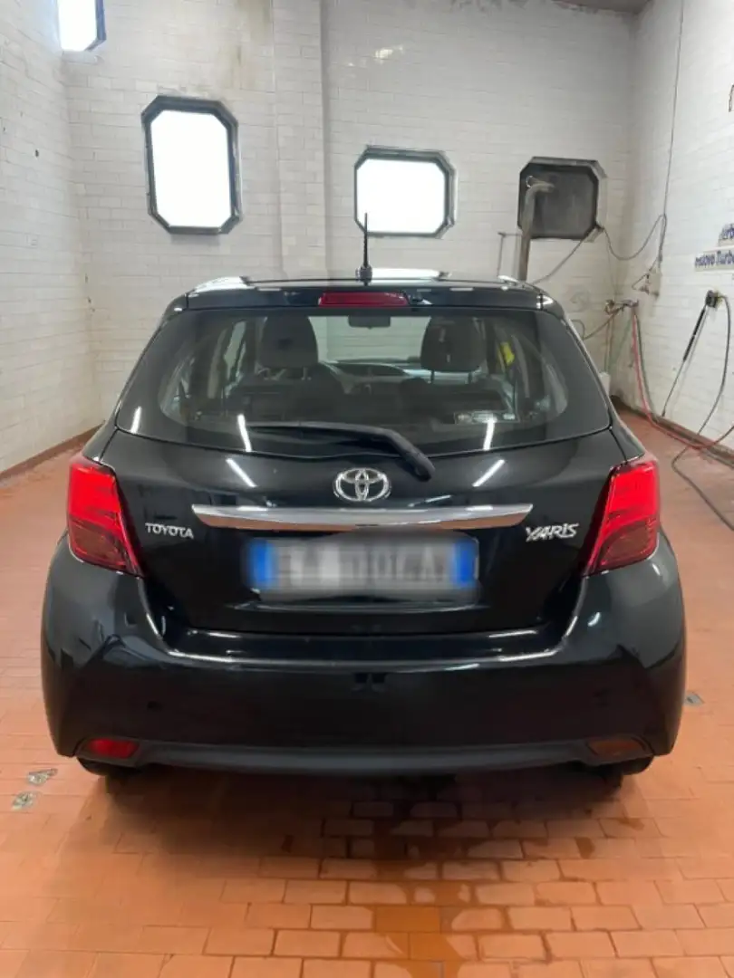 Toyota Yaris 1.4 D-4D 5 porte Schwarz - 2