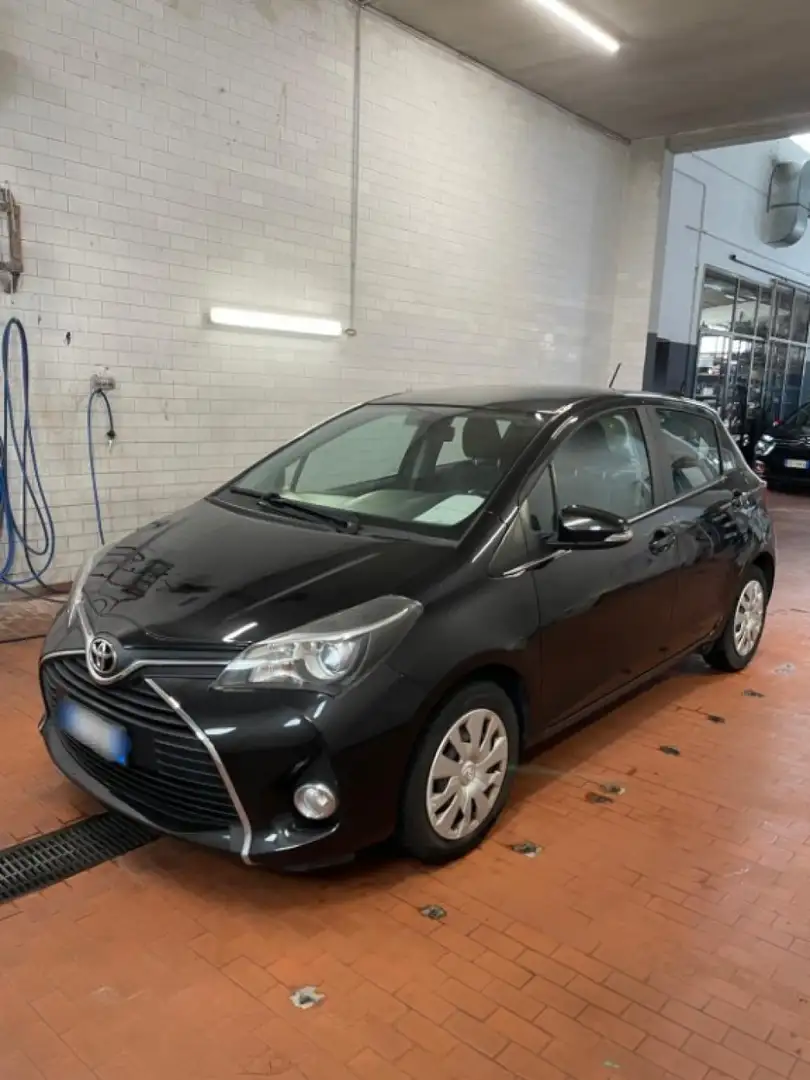 Toyota Yaris 1.4 D-4D 5 porte Schwarz - 1