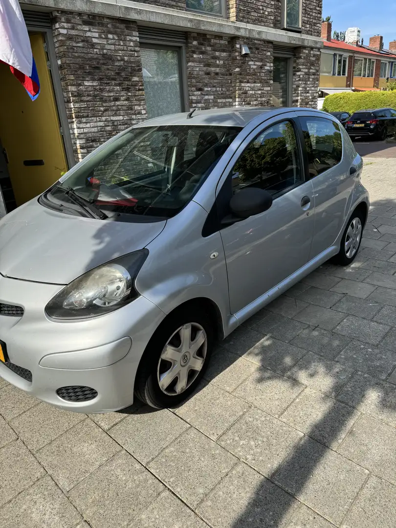 Toyota Aygo 1.0-12V Access Grijs - 2