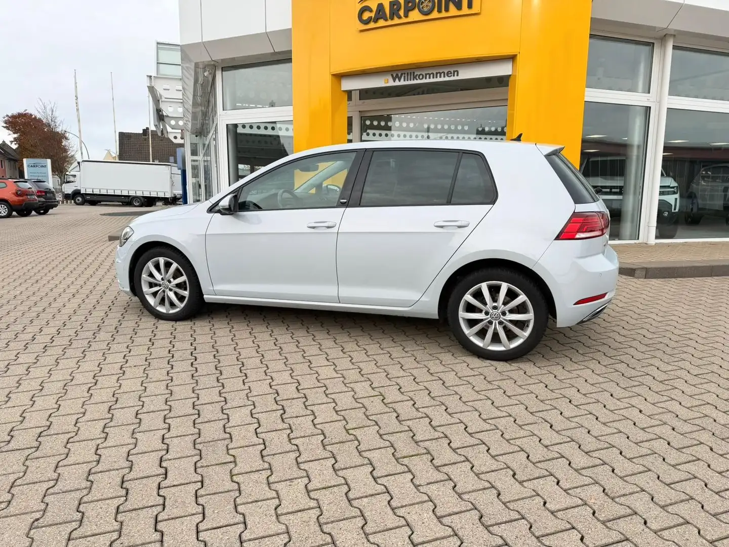 Volkswagen Golf VII 1.0 TSI Lim Sound ACC PDC KLIMAAUTO SHZ Zilver - 2