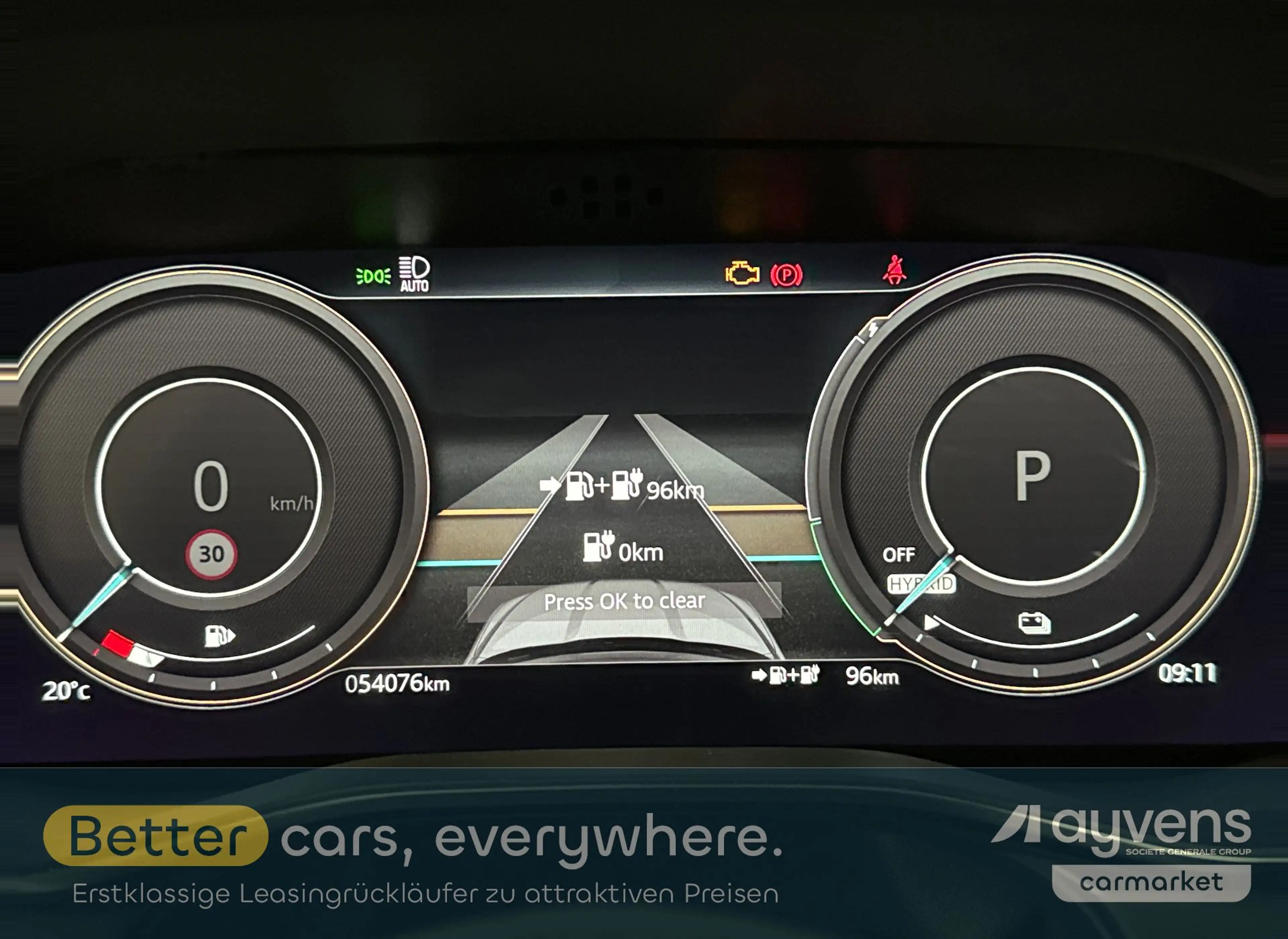 Jaguar F-Pace P400e AWD — photo 12