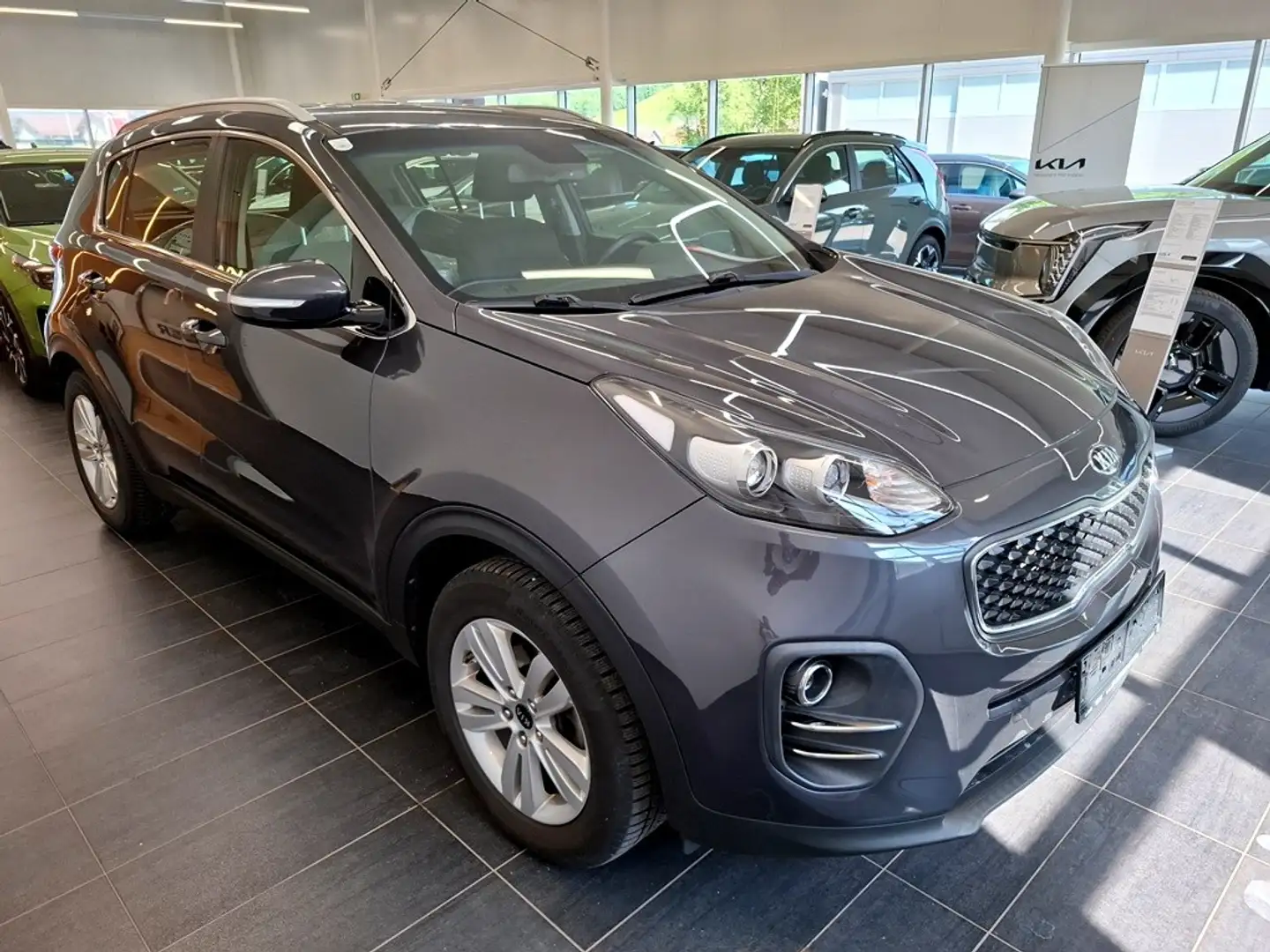 Kia Sportage 1,6 GDI ISG Silber Grau - 2