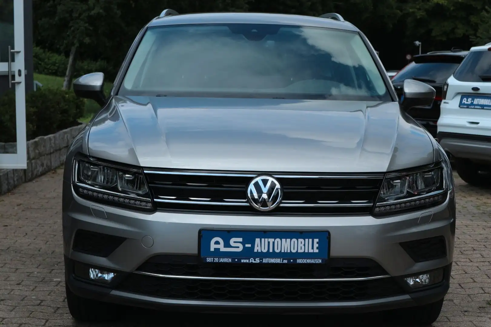 Volkswagen Tiguan Highline 4Motion *1.HD/DSG/NAVI/LED/ACC* Silber - 2