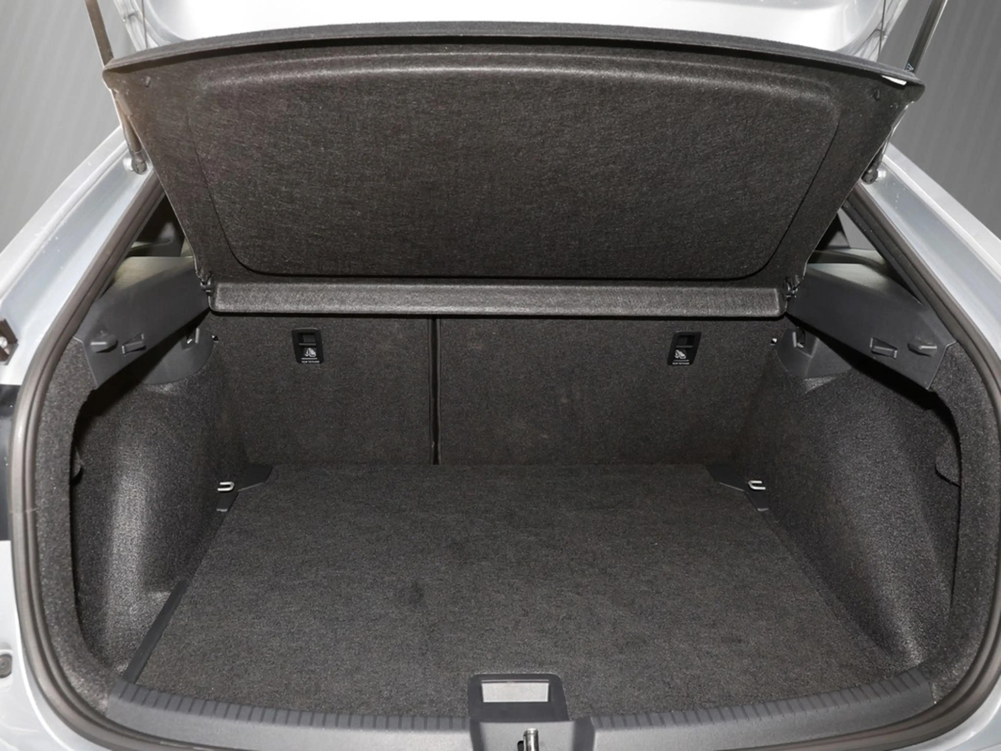 Volkswagen Taigo 1.0 TSI DSG R-Line AHK/Pano/RFK/Navi — photo 6