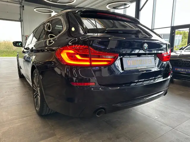 BMW 5 Series view 5
