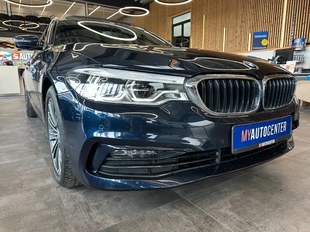 BMW 5 Series view 3