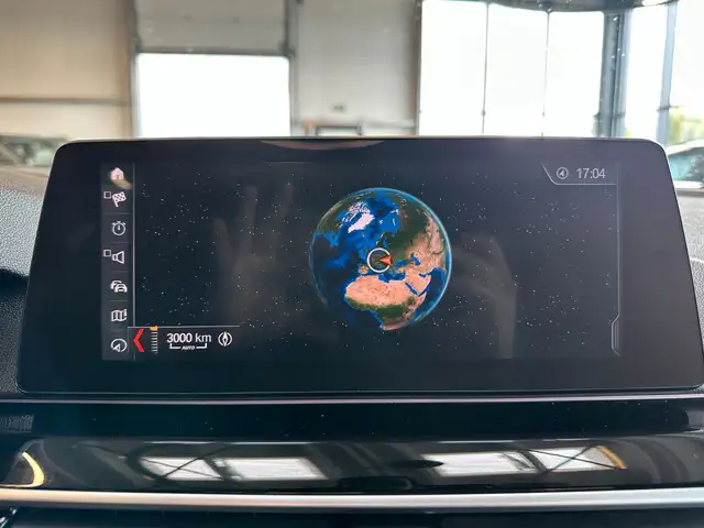 BMW 5 Series view 13