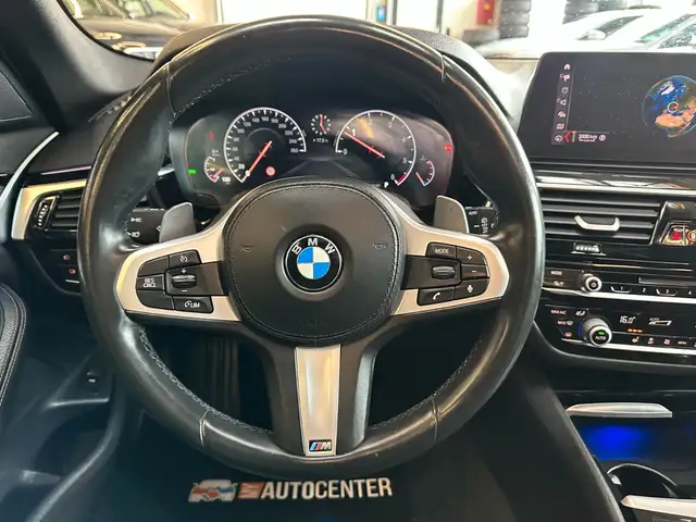 BMW 5 Series view 8