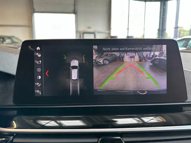 BMW 5 Series view 14