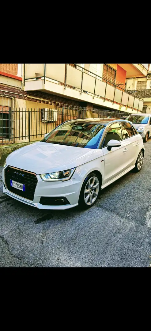 Audi A1 Sportback 1.4 tdi Design s-tronic - 1