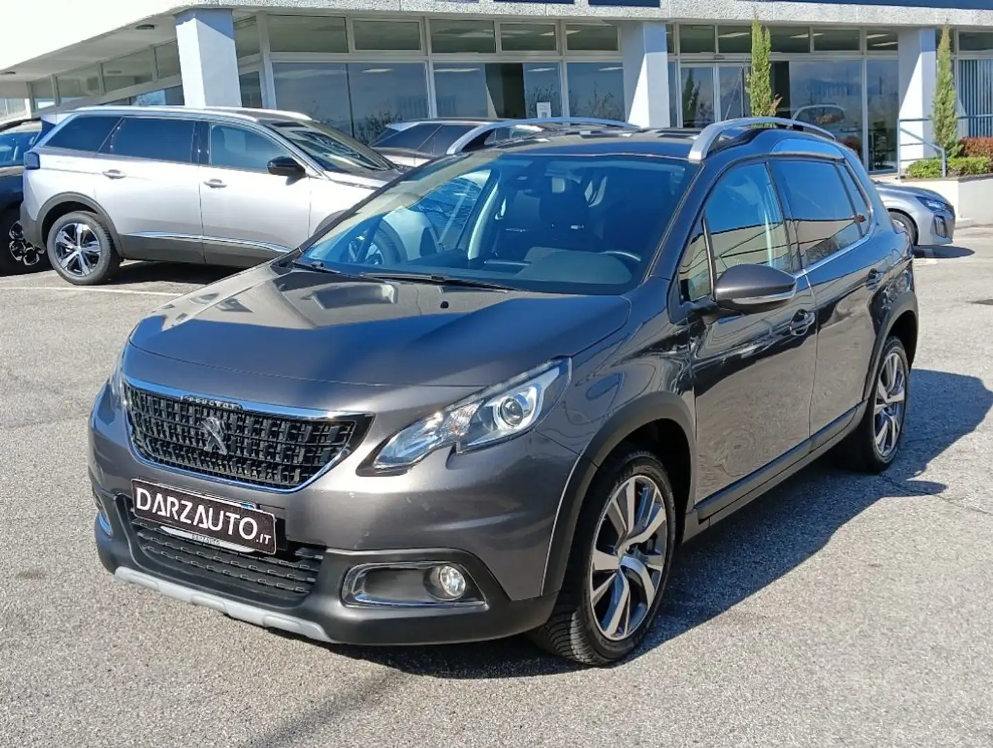 Peugeot 2008 BlueHDi 100 Allure Šedá - 1