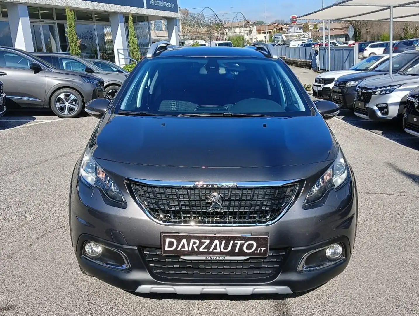 Peugeot 2008 BlueHDi 100 Allure Šedá - 2