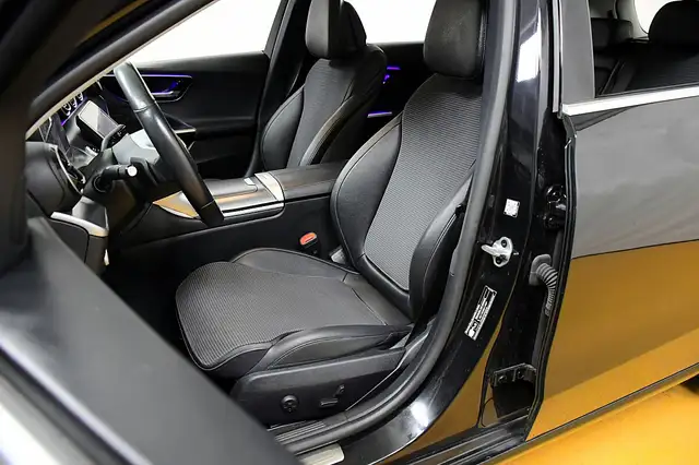 Mercedes-Benz C-Class view 10