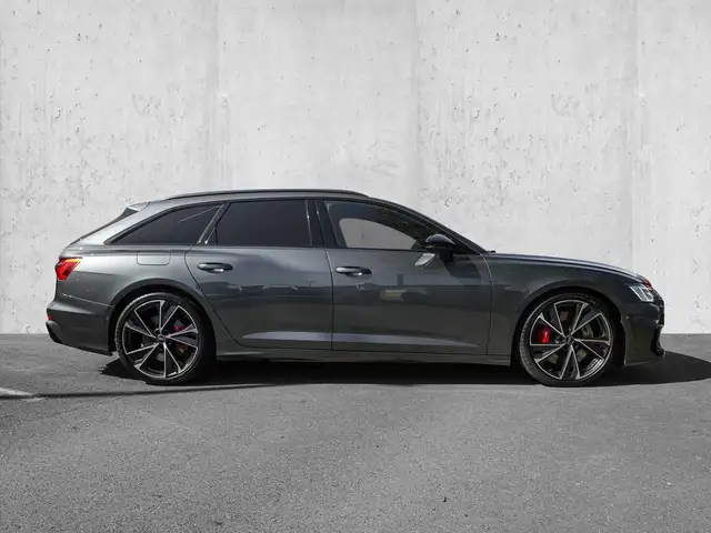 Audi S6 view 5