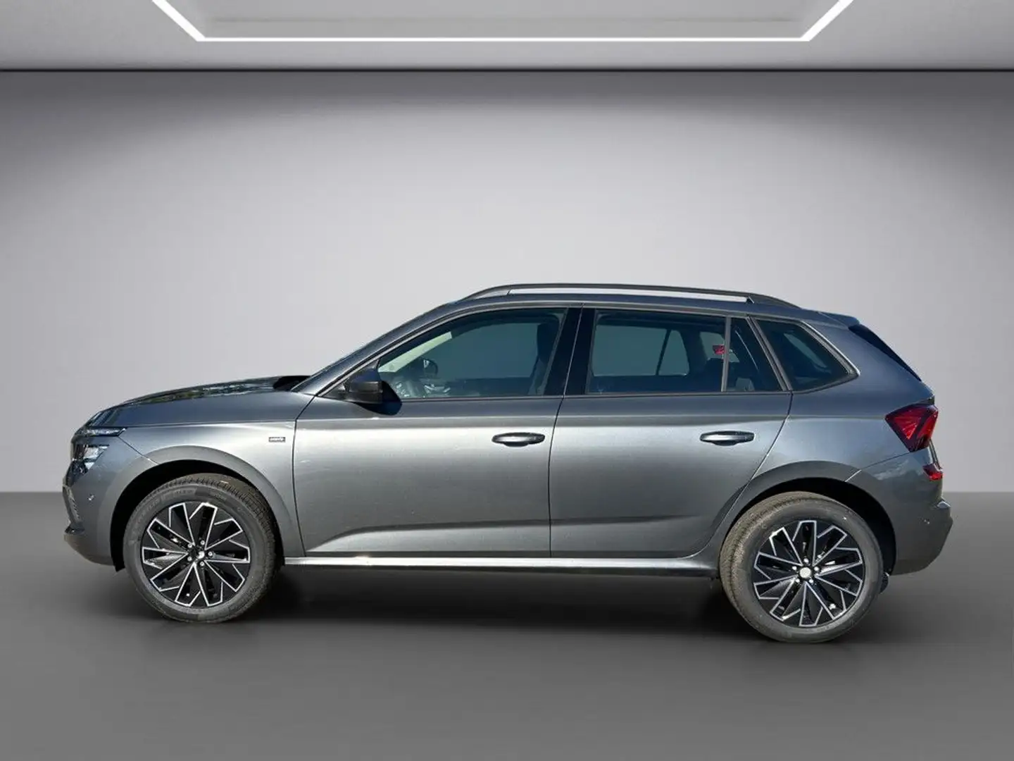 Skoda Kamiq 1.5 TSI Drive DSG NAVI AHK ACC MATRIX-LED Gris - 2