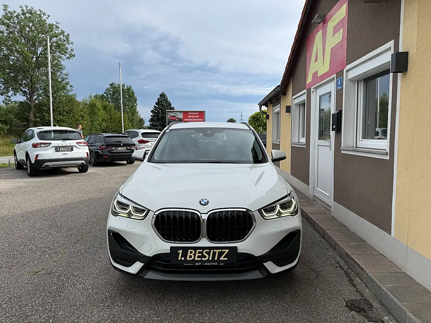 BMW X1 sDrive18d Aut. | AHK | LED | CAM | NAVI Weiß - 2