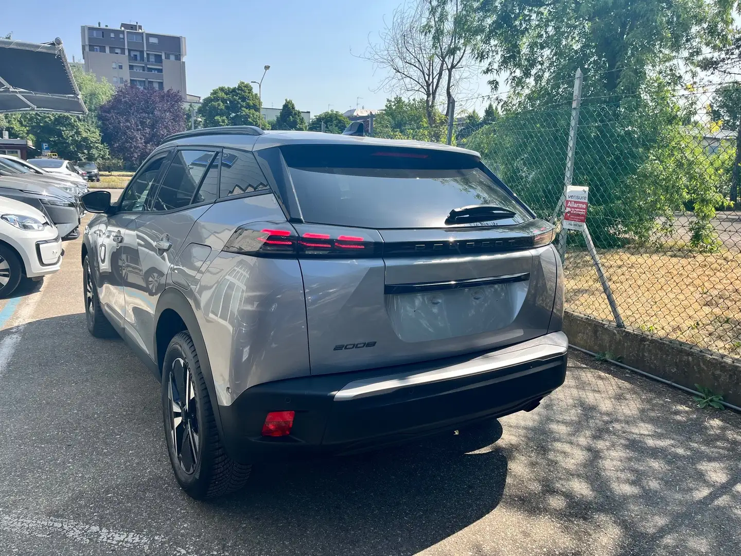 Peugeot 2008 1.2 puretech Allure Restyling Plateado - 2