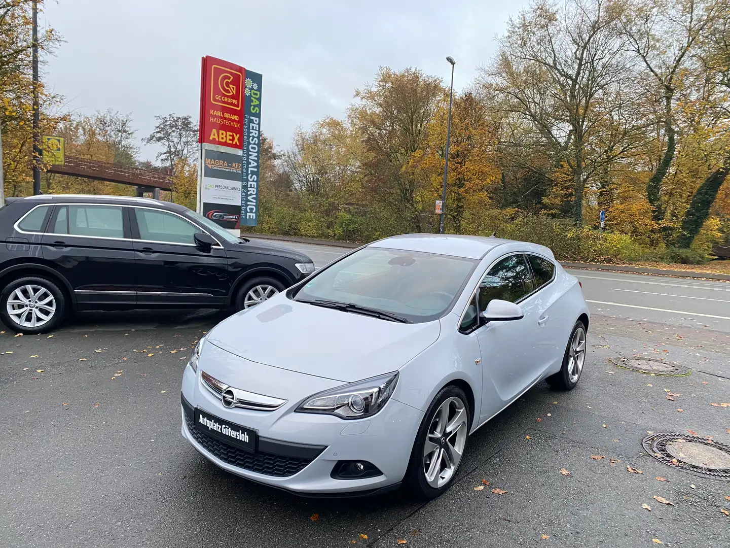 Opel Astra Astra J GTC 2.0 CDTI INNOVATION XENON NAVI 20"ALU Weiß - 1