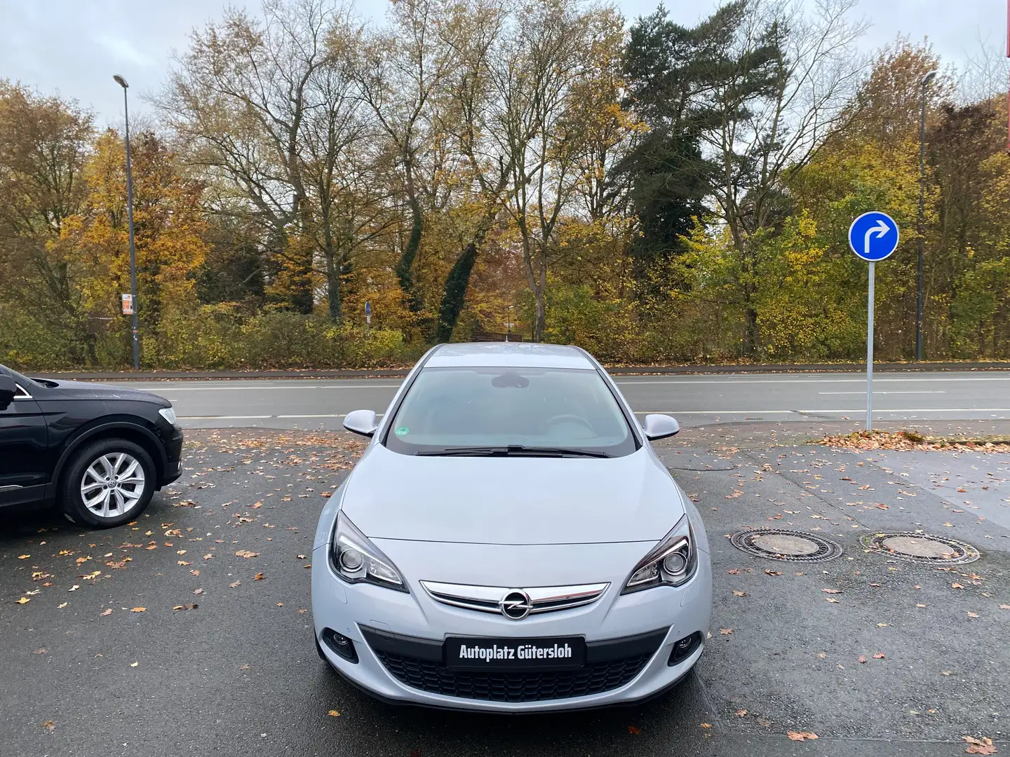 Opel Astra Astra J GTC 2.0 CDTI INNOVATION XENON NAVI 20"ALU Weiß - 2