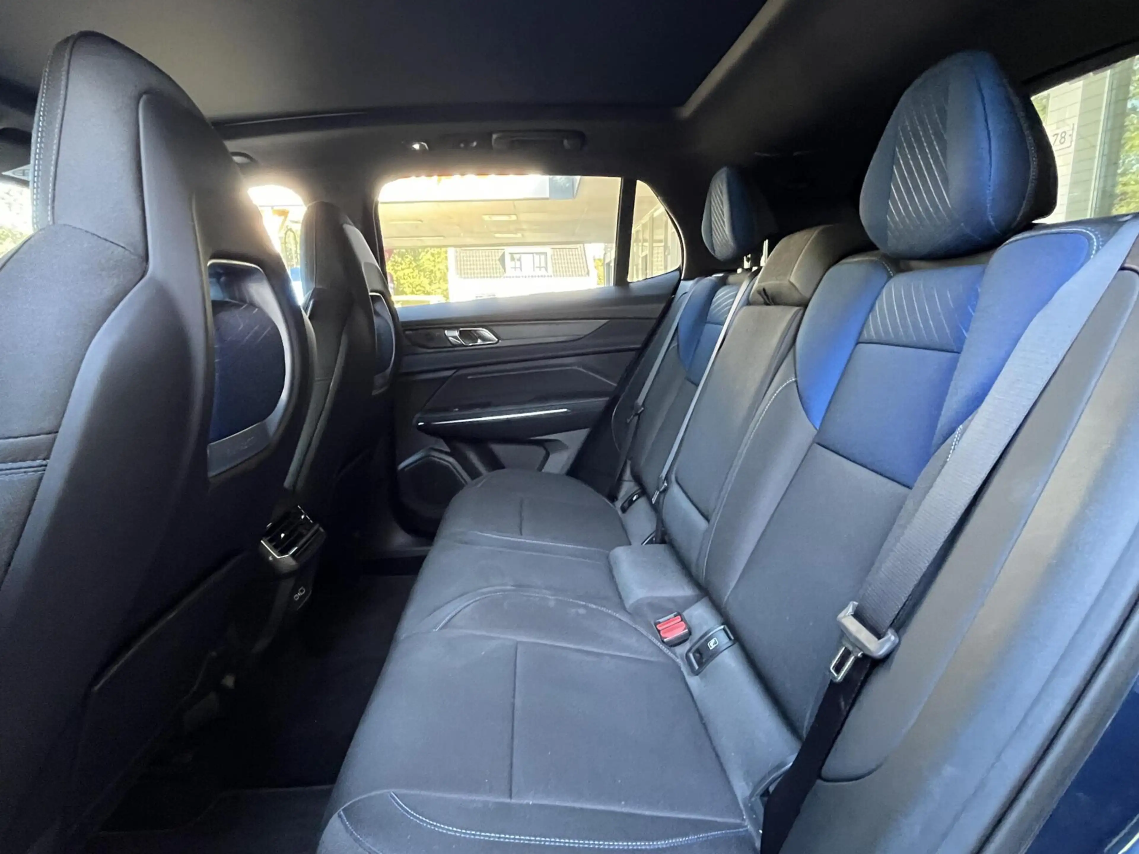 Lynk & Co 01 1.5 Pano, Camera, Carplay, Climat, LM.. — photo 6