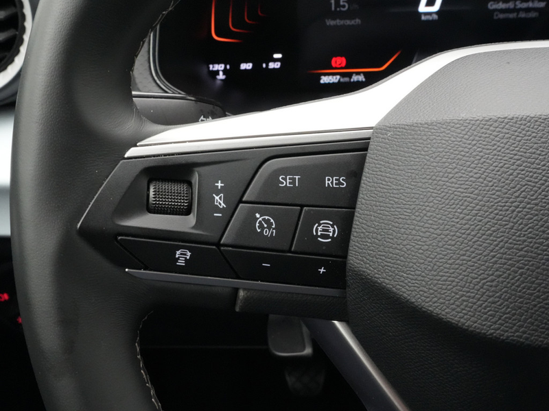 SEAT Arona Style KEYLESS PDC ACC NAVI CARPLAY KAM — photo 7