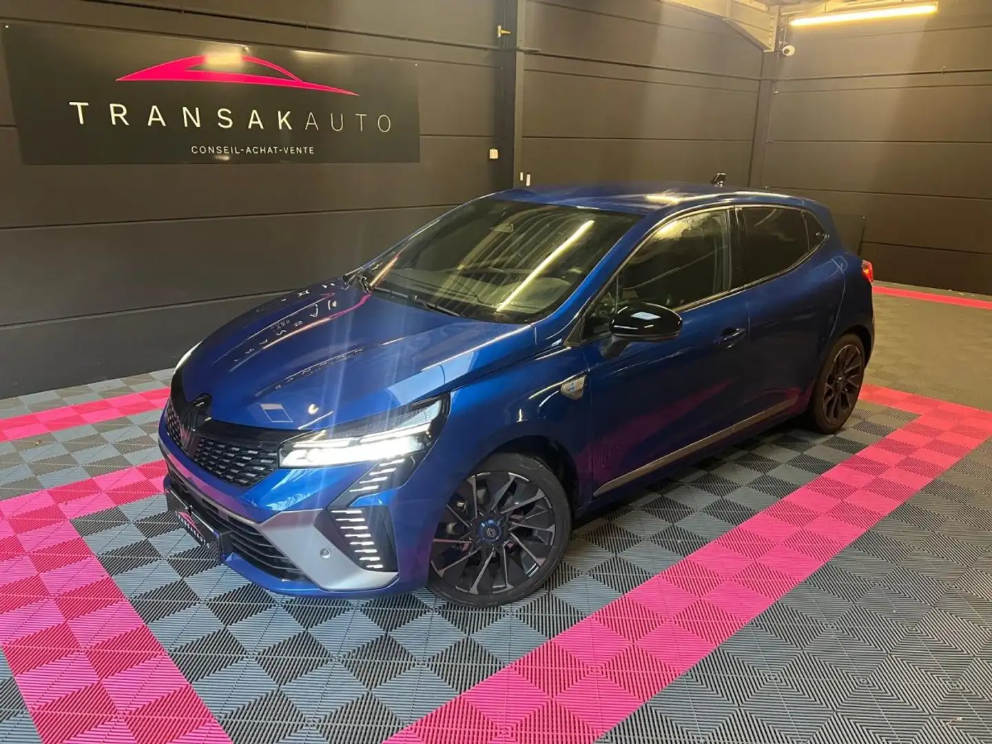 Renault Clio V NOUVELLE E-Tech full hybrid 145 Esprit Alpine Bleu - 1