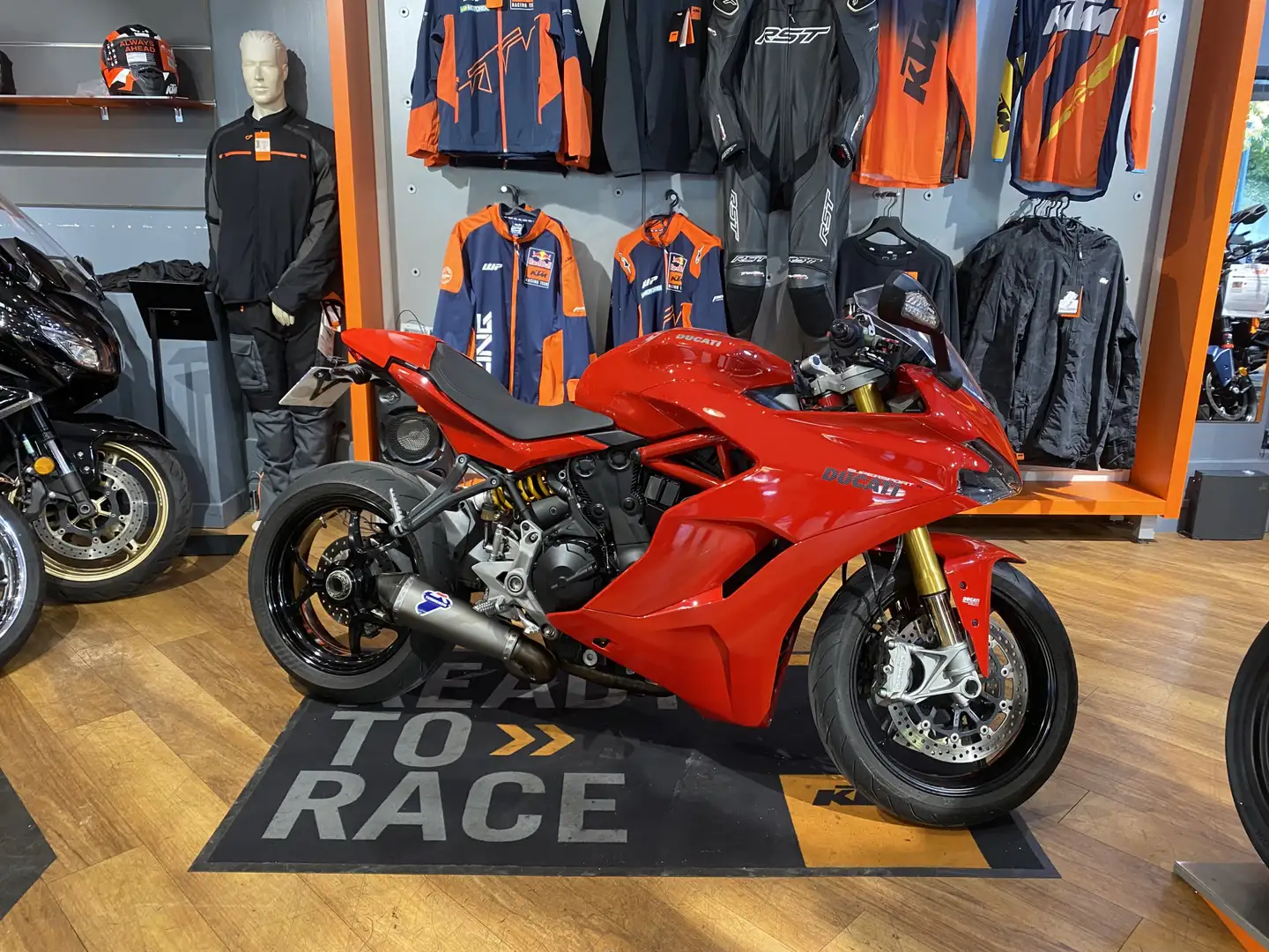 Ducati SuperSport Rojo - 1