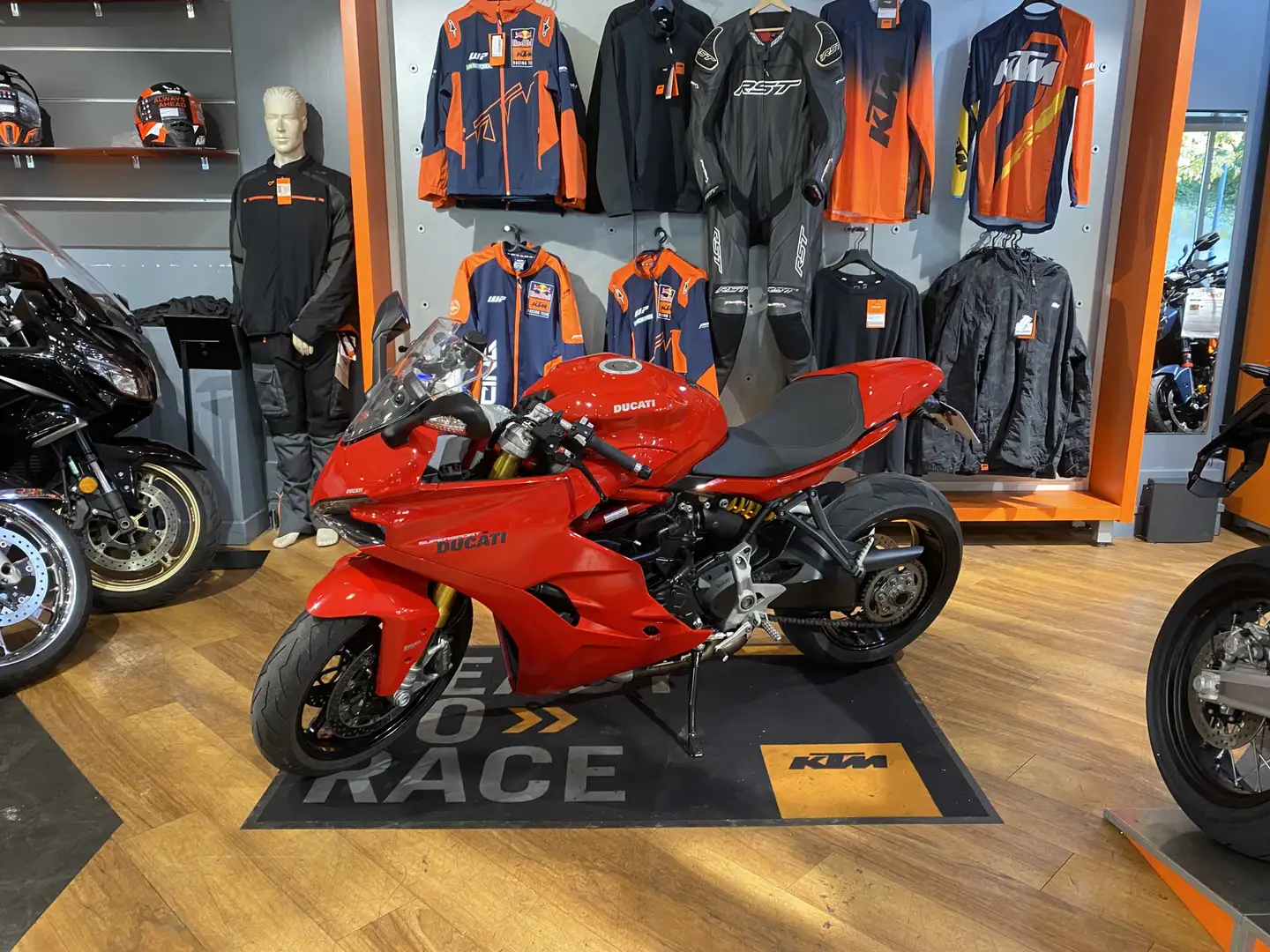 Ducati SuperSport Rojo - 2