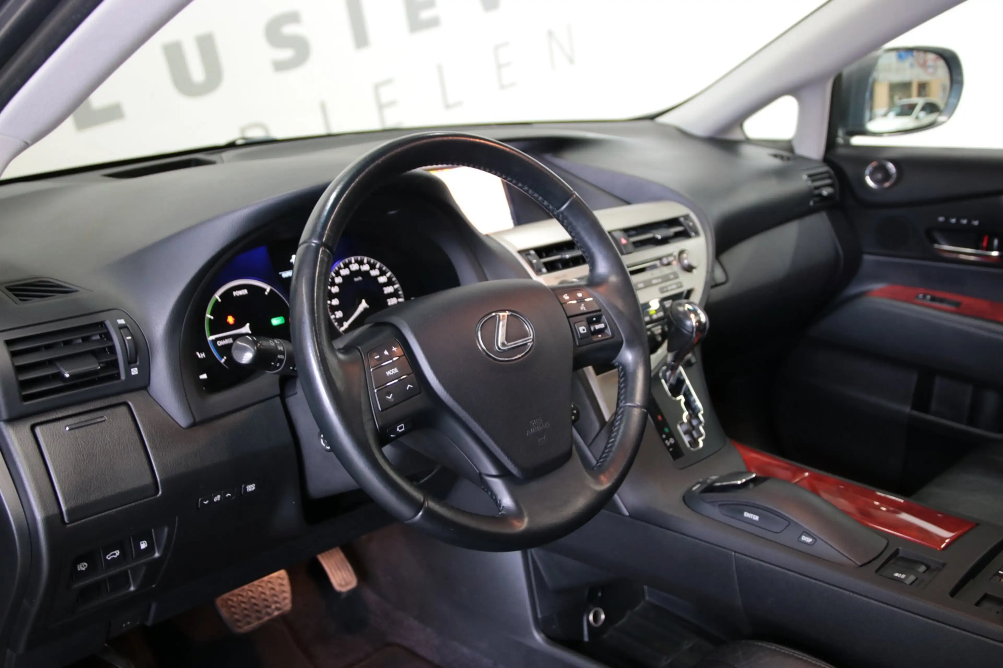 Lexus RX 450h 4WD High Edition — photo 14