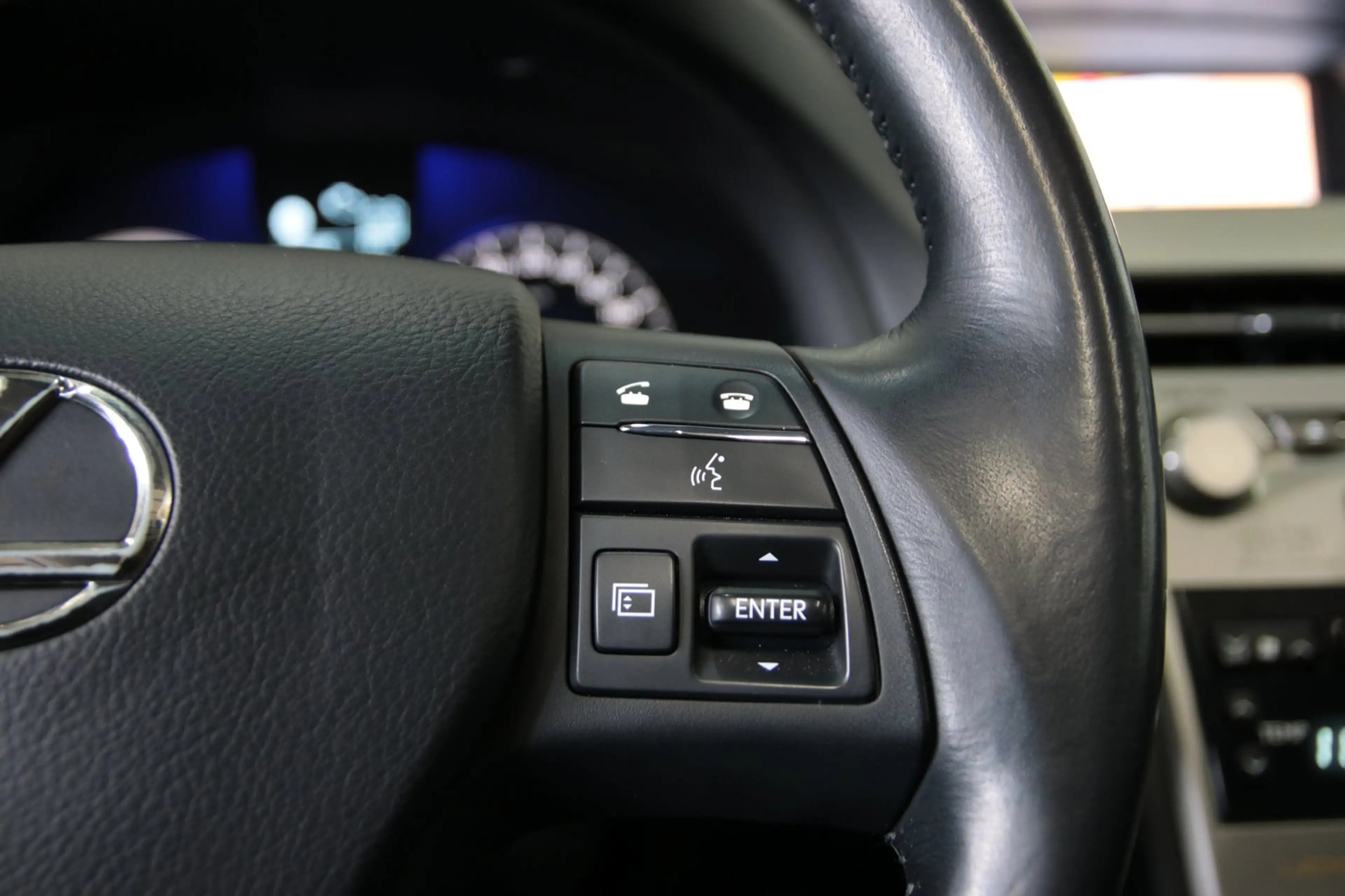 Lexus RX 450h 4WD High Edition — photo 17