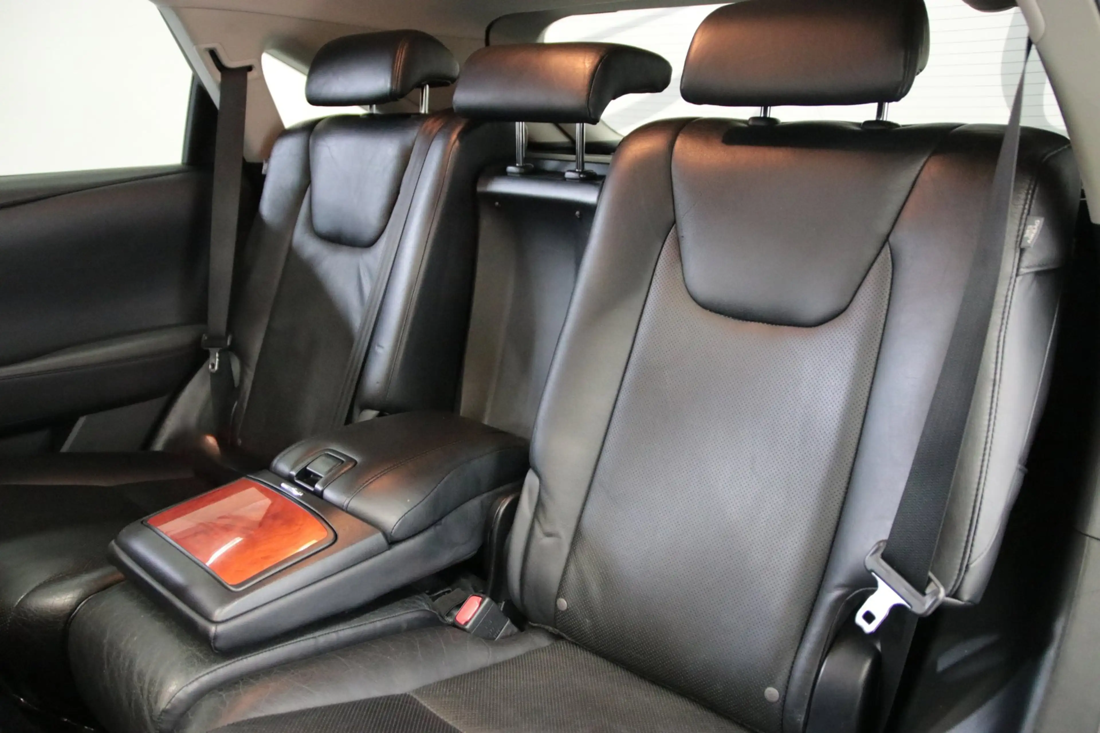 Lexus RX 450h 4WD High Edition — photo 10