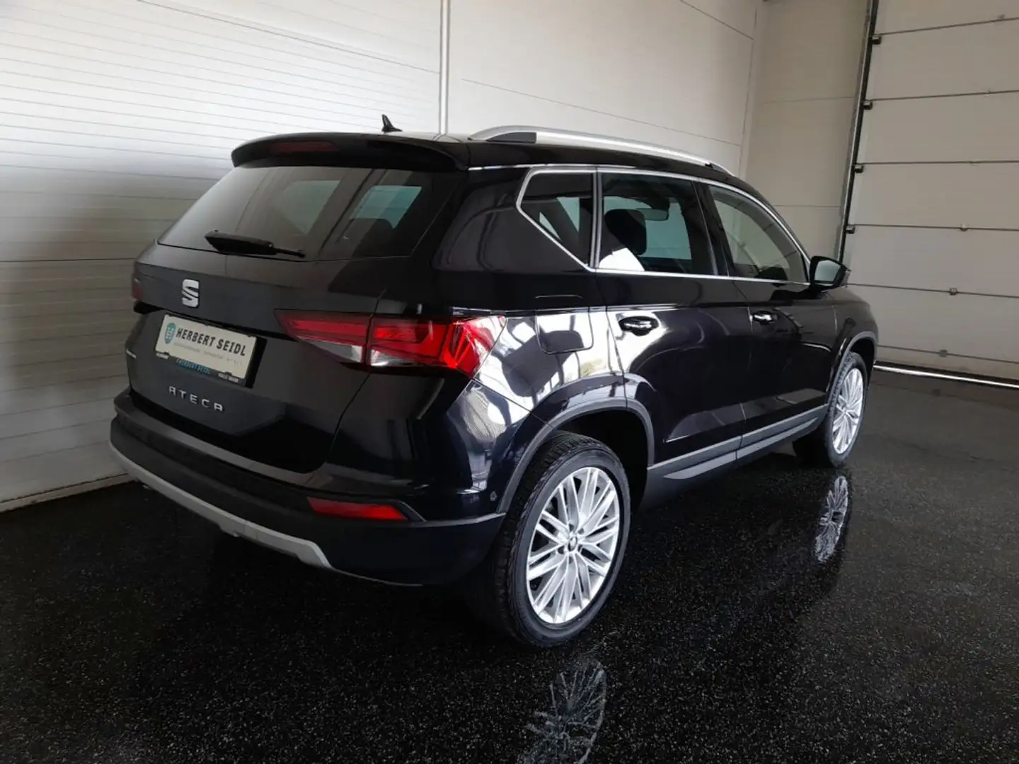 SEAT Ateca XCELLENCE 2,0 TDI DSG *STANDHZG / VOLL-LED / 18 ZOLL / NAVI / ACC / KAMERA / BEATS* Schwarz - 2