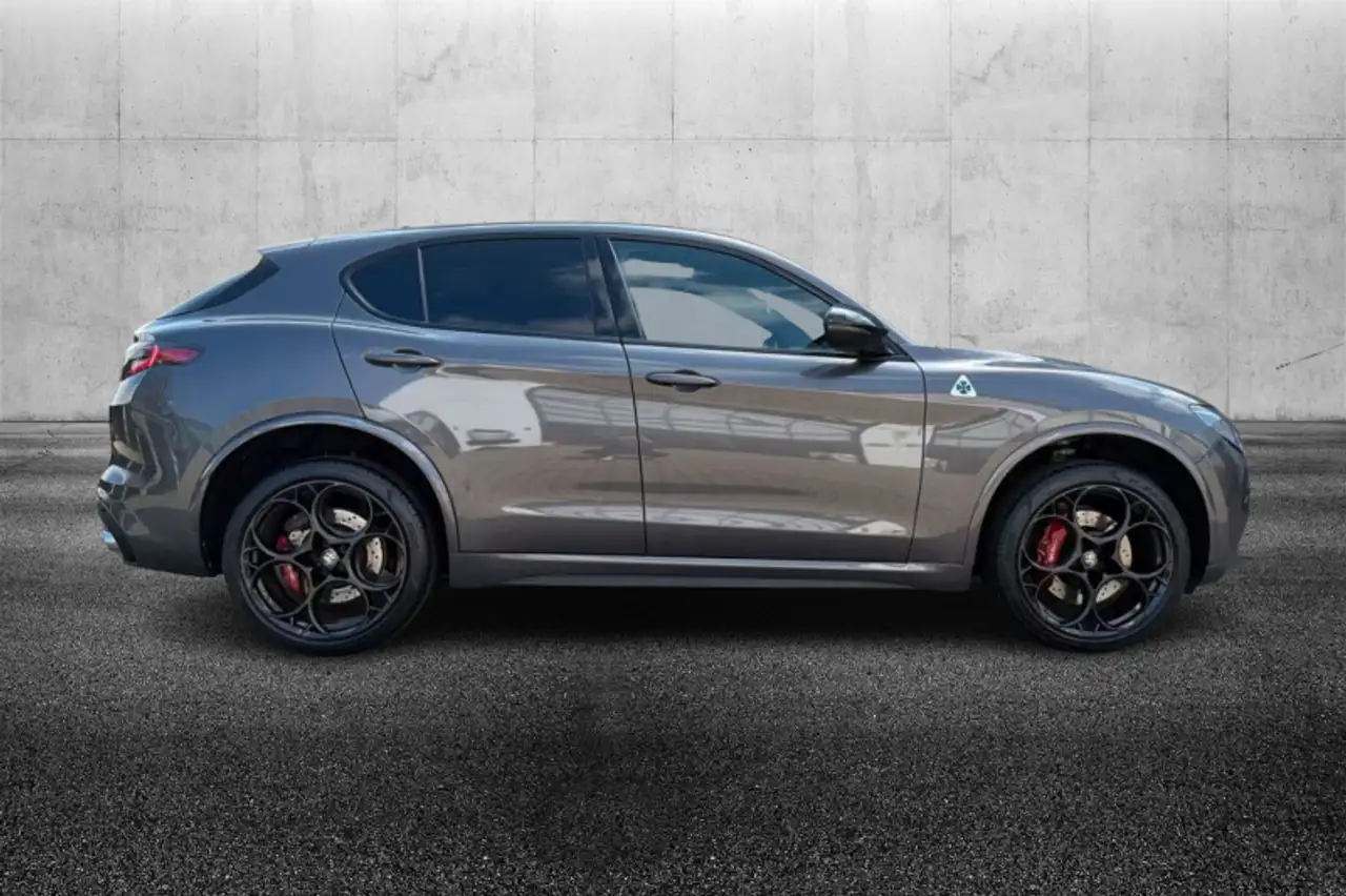 Alfa Romeo Stelvio 2024