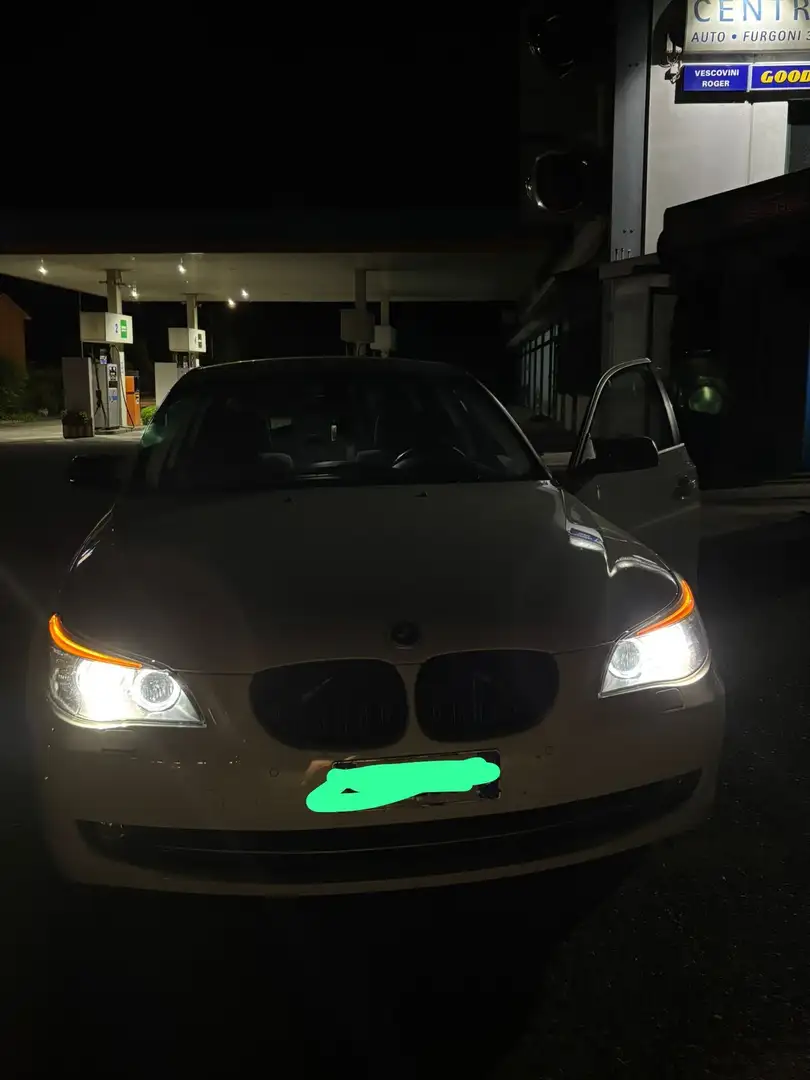 BMW 530 530d Touring Titanium - 2