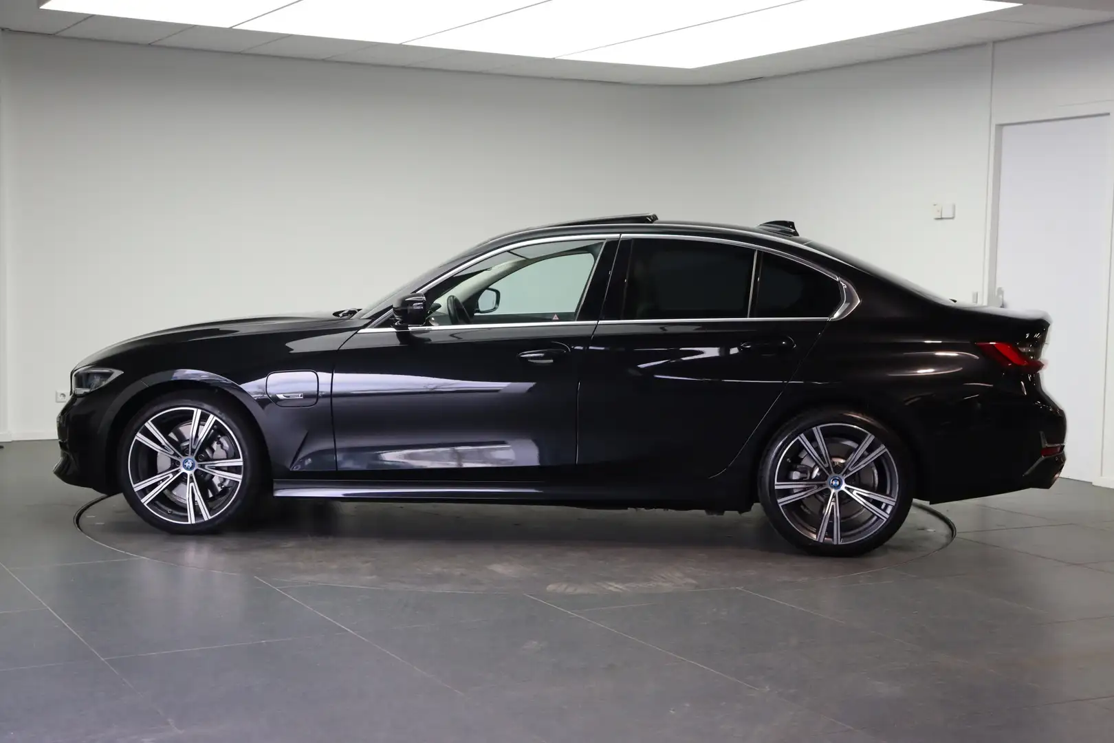 BMW 330 3 Serie 330e High Executive Luxury Line Automaat / Noir - 2