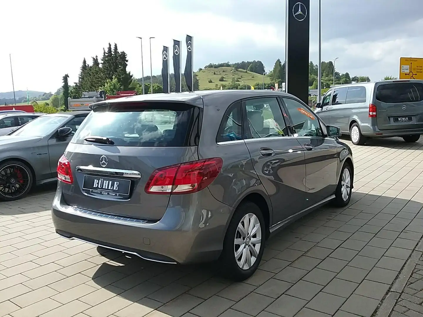 Mercedes-Benz B 180 STYLE+AUTOMATIK+KAMERA+TEMPOMAT+TOTWINKEL+SPIEGEL Серый - 2