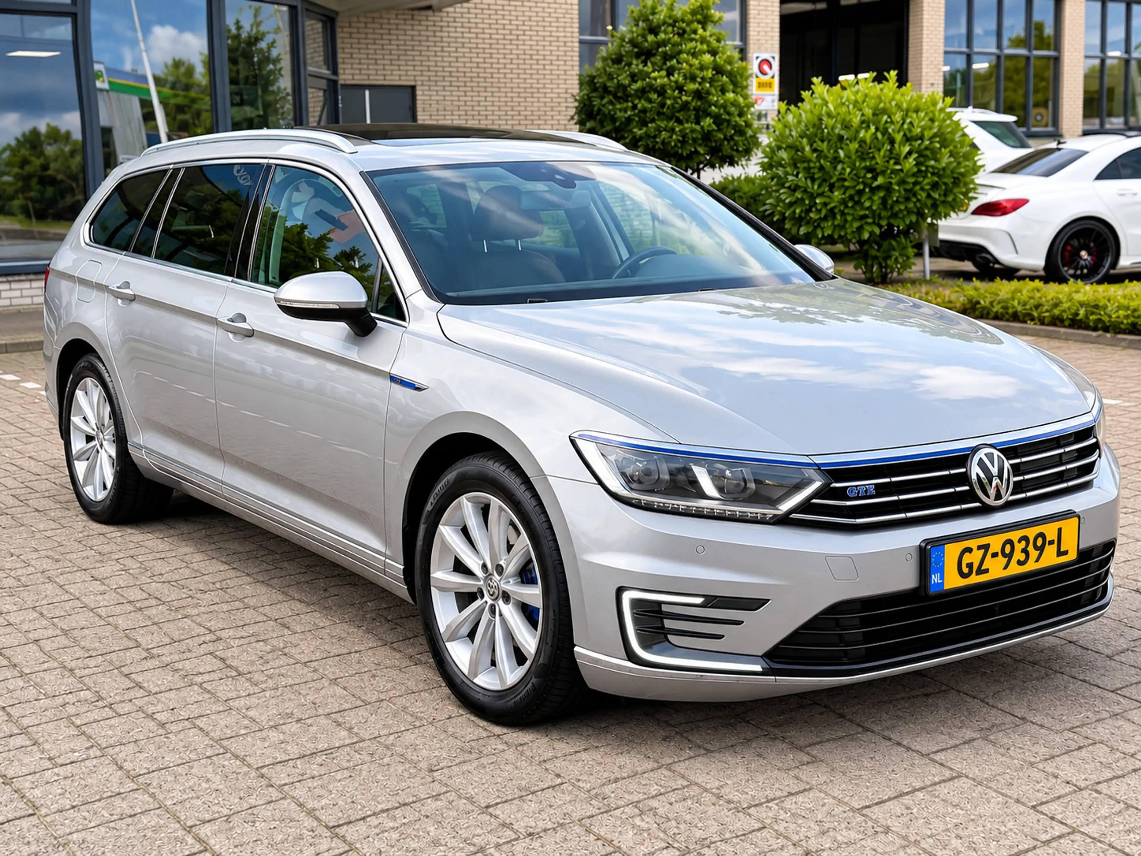Volkswagen Passat Variant 1.4 TSI GTE Highline l PANO — photo 12
