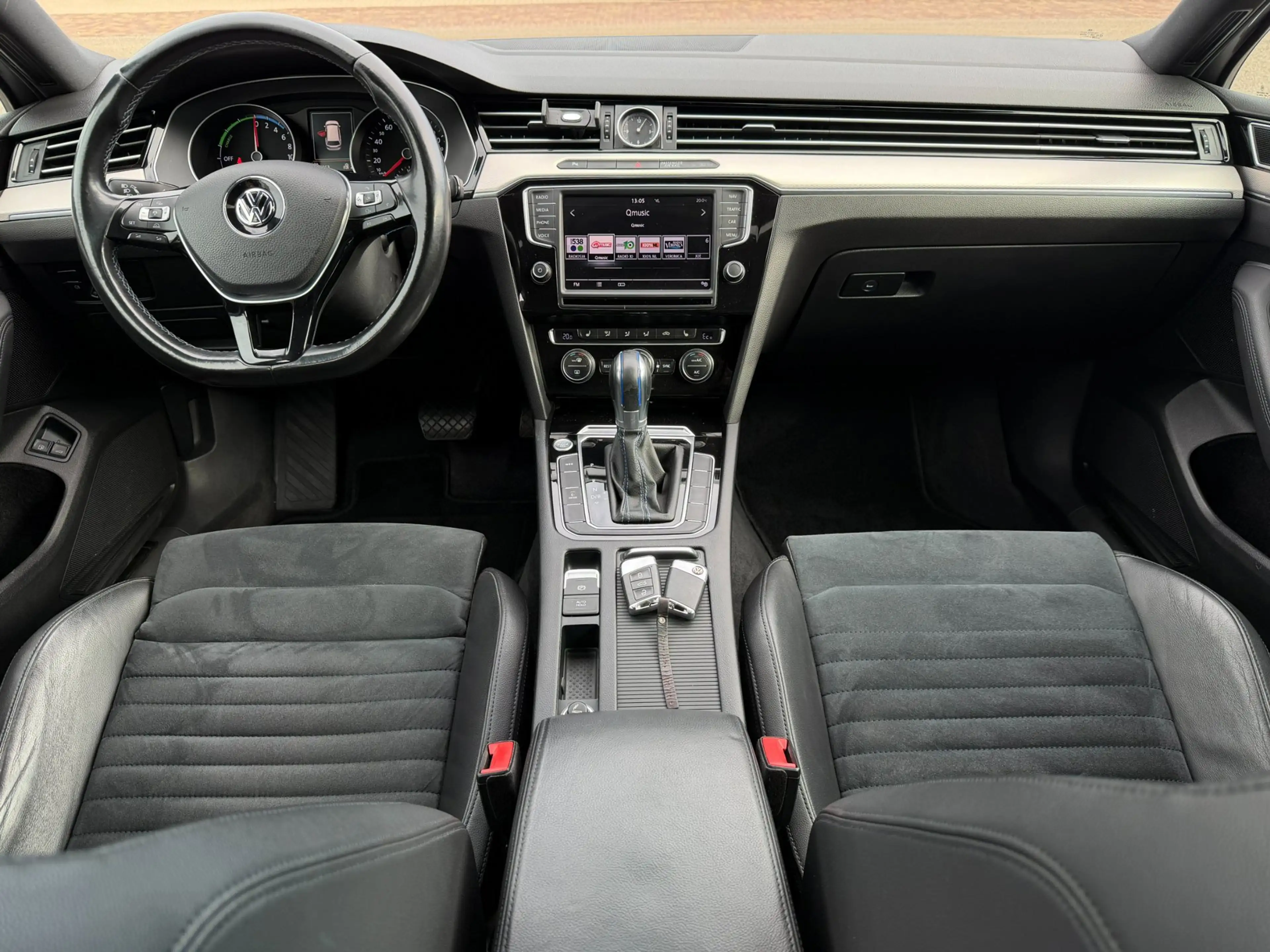 Volkswagen Passat Variant 1.4 TSI GTE Highline l PANO — photo 4
