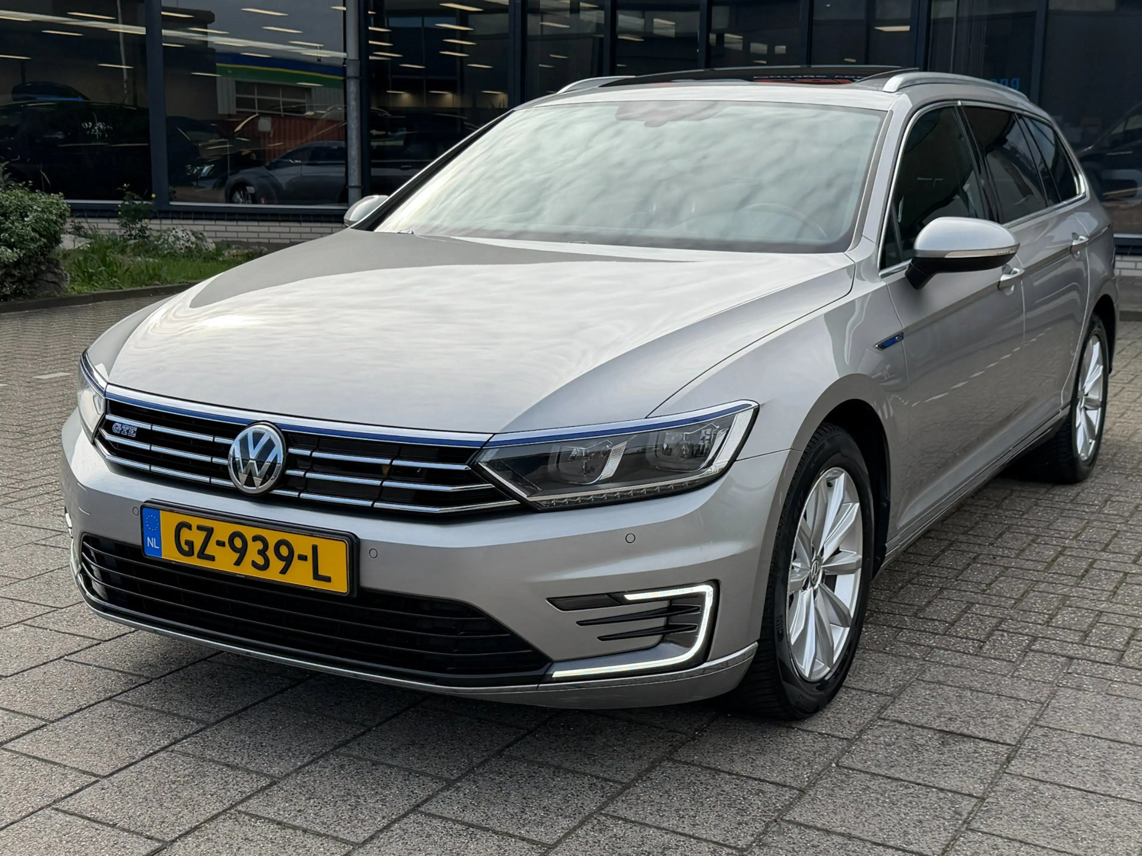 Volkswagen Passat Variant 1.4 TSI GTE Highline l PANO — photo 10