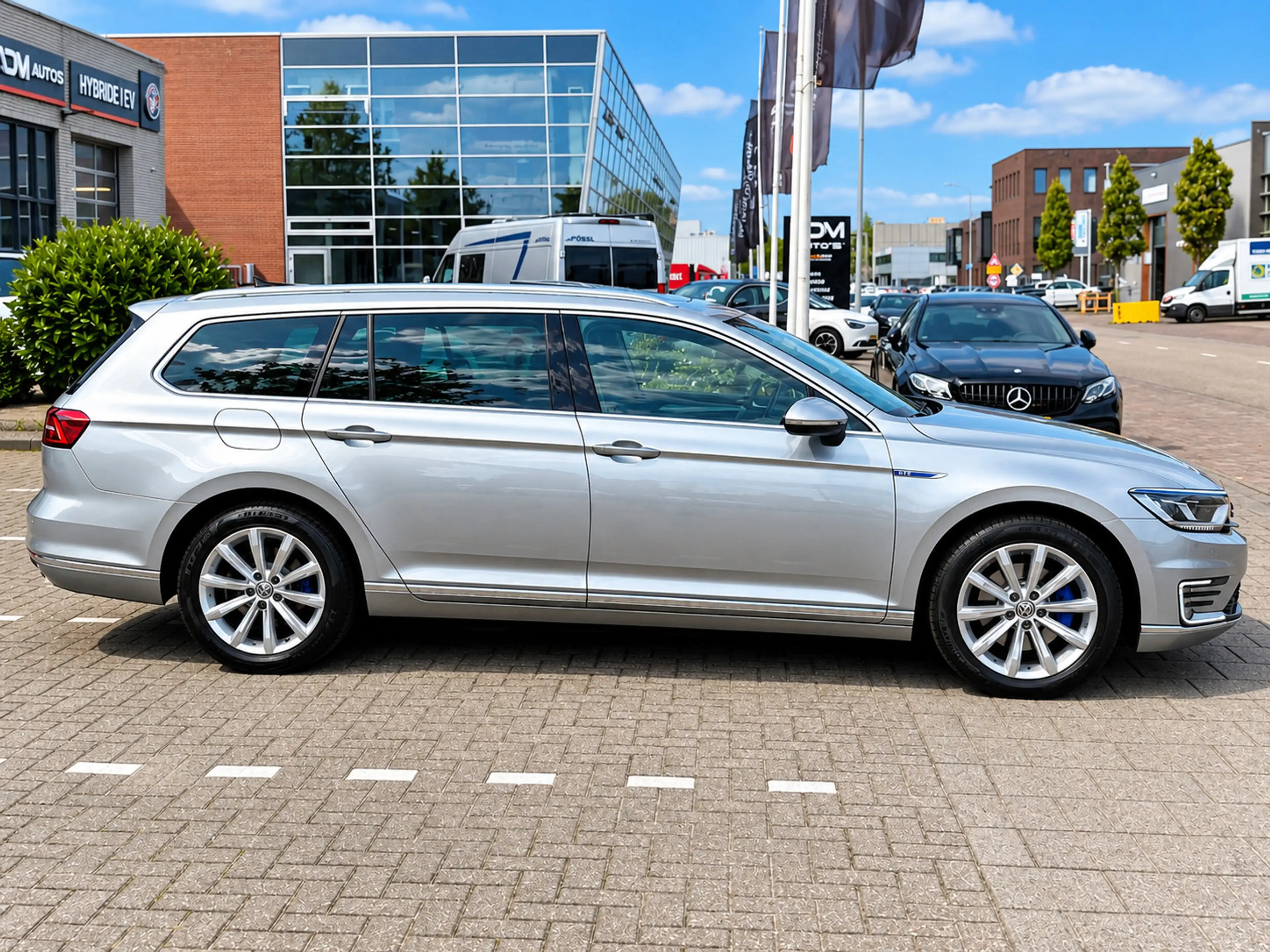 Volkswagen Passat Variant 1.4 TSI GTE Highline l PANO — photo 13