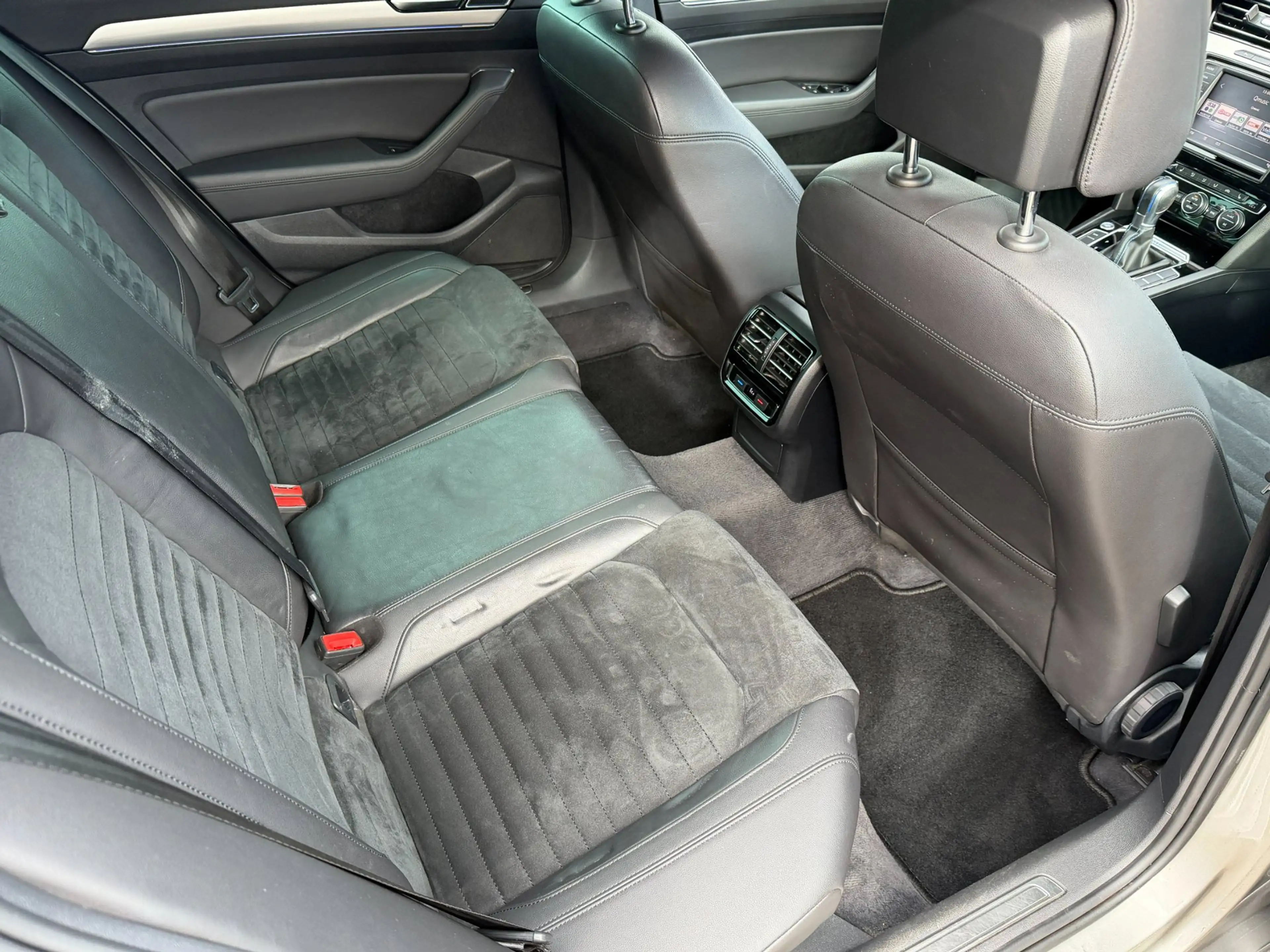Volkswagen Passat Variant 1.4 TSI GTE Highline l PANO — photo 22