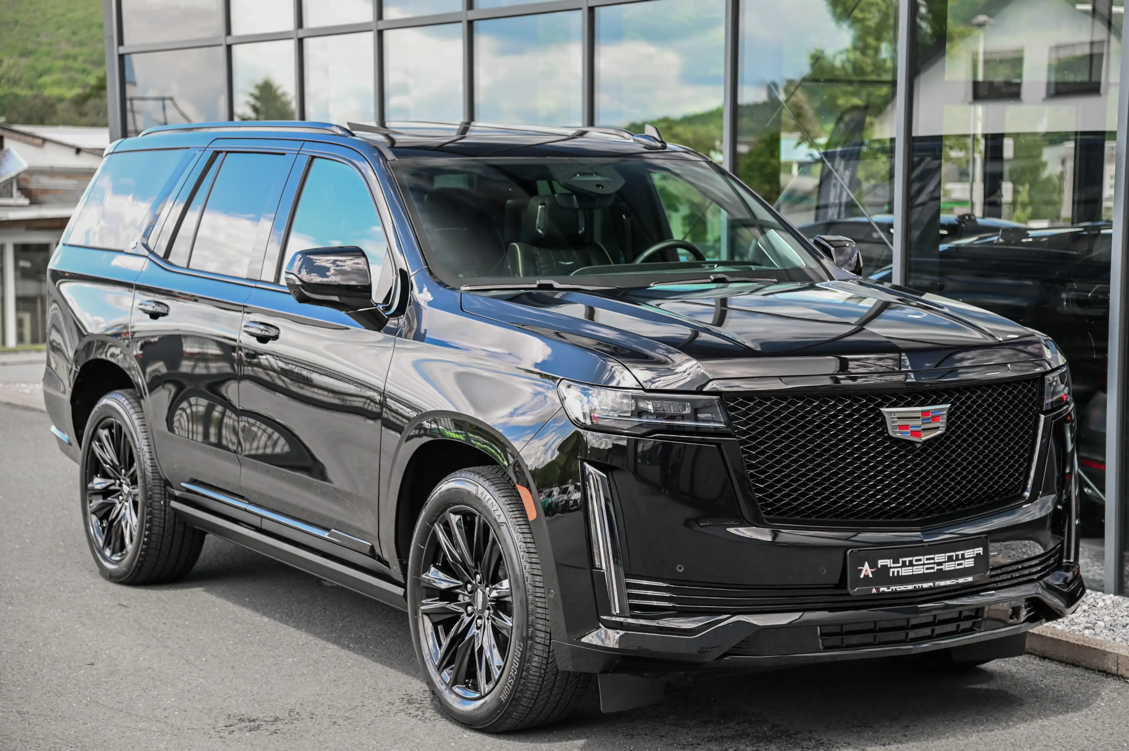 Cadillac Escalade 6.2 V8 Sport Platinum Luft* Displays* — photo 3