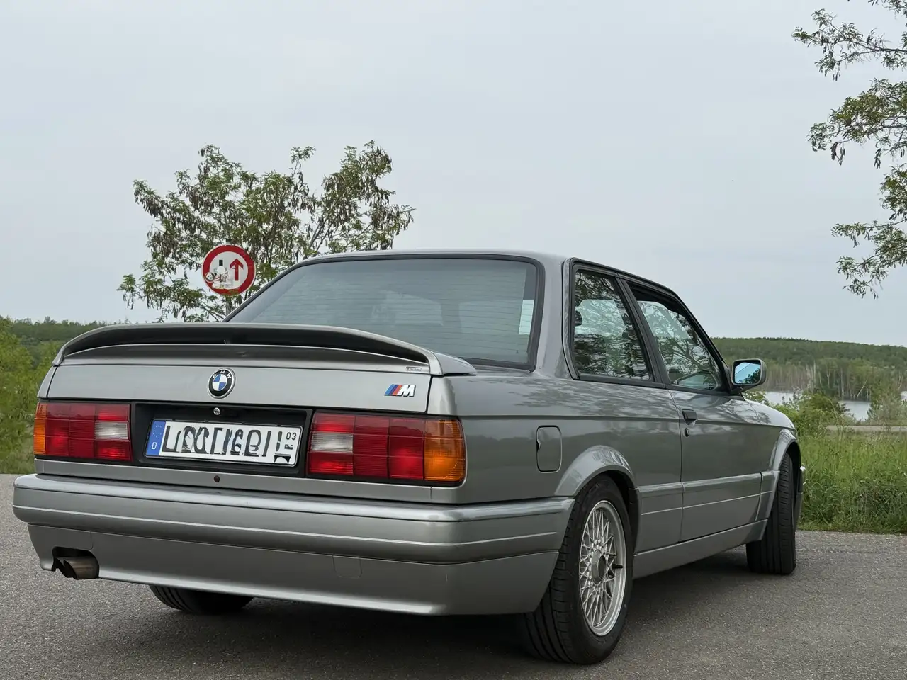 BMW 325i, foto 1