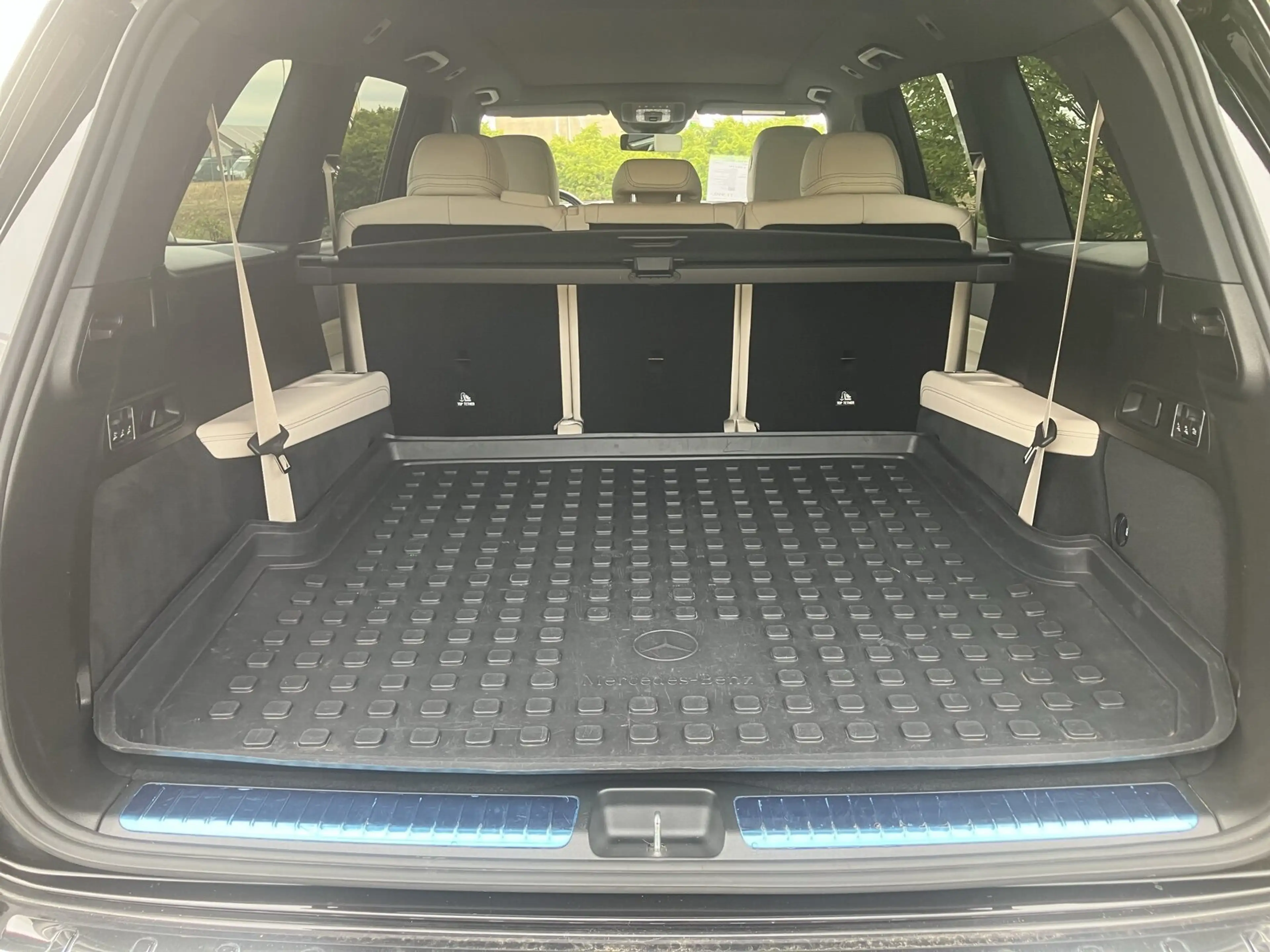 Mercedes-Benz GLS 400 GLS 400 d 4M AMG PanoDach Distro 360Ka Sound AHK — photo 15