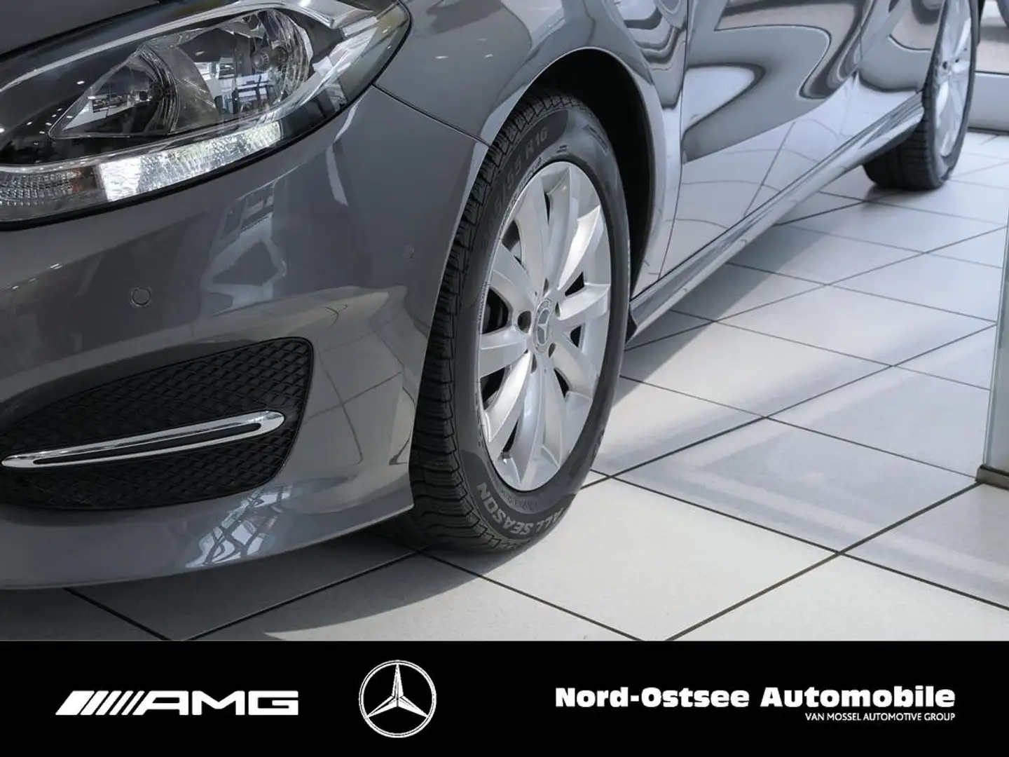 Mercedes-Benz B 180 STYLE  NAVI LED SITZHZG TEMPOMAT Szary - 2