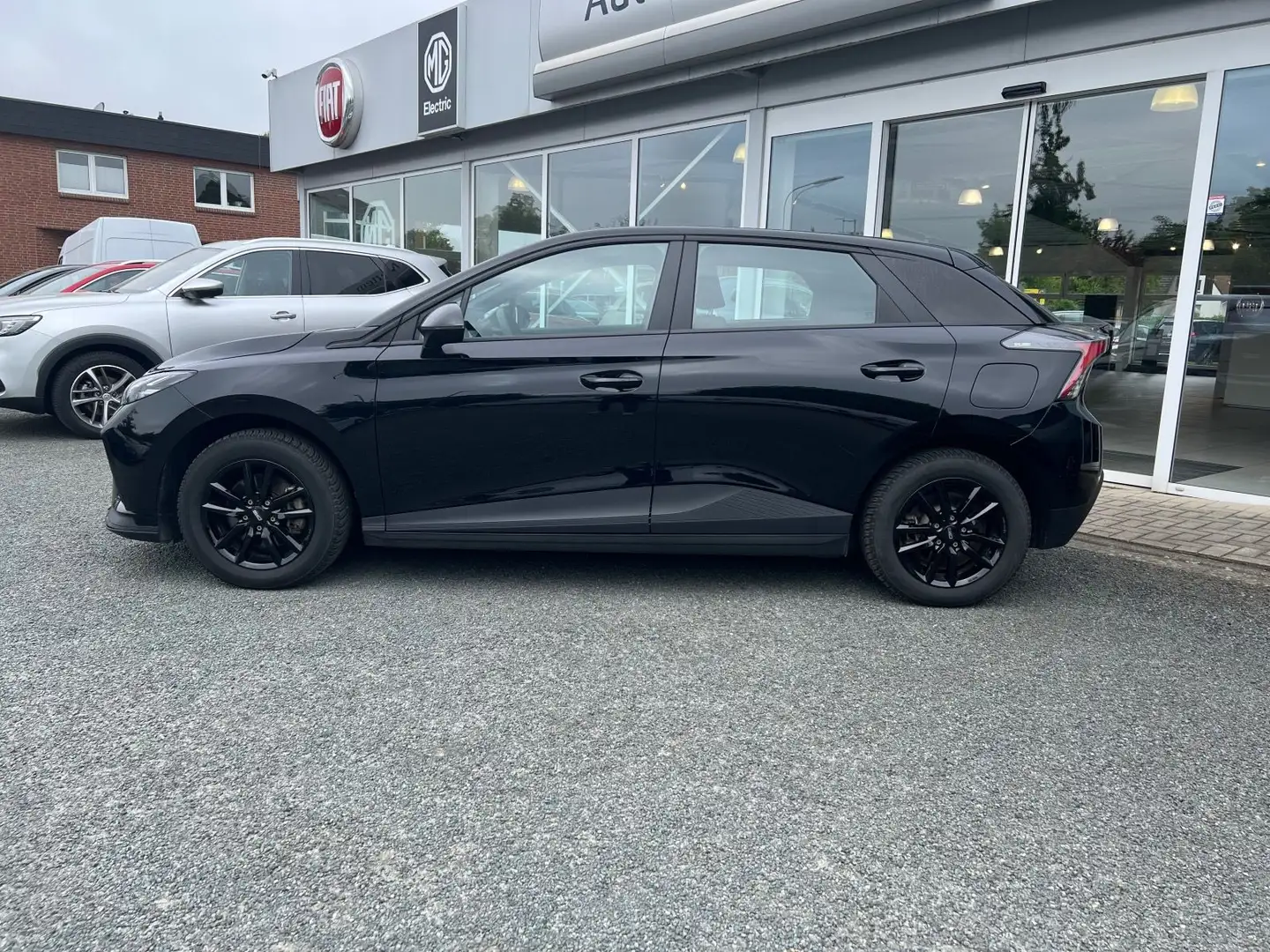 MG MG4 51kWh MY 22 Schwarz - 2