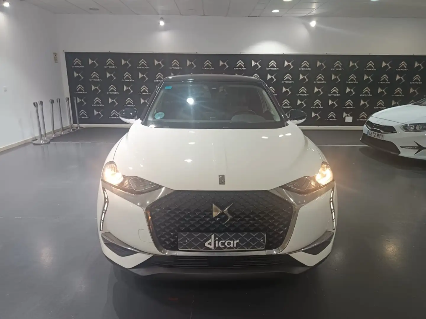 DS Automobiles DS 3 Crossback BlueHDi So Chic 100 Blanco - 1