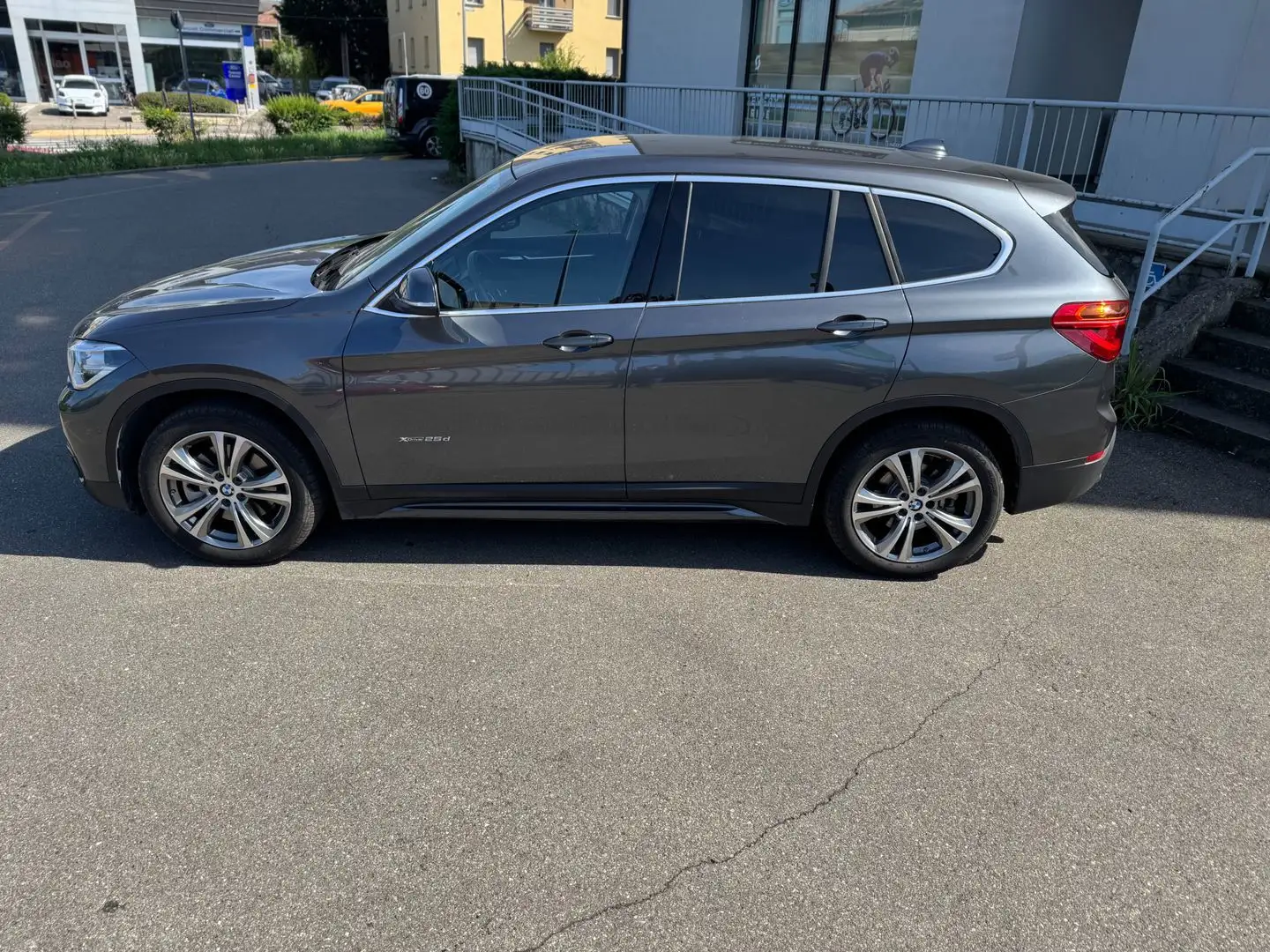 BMW X1 M Sport 25 d Xdrive Gris - 2