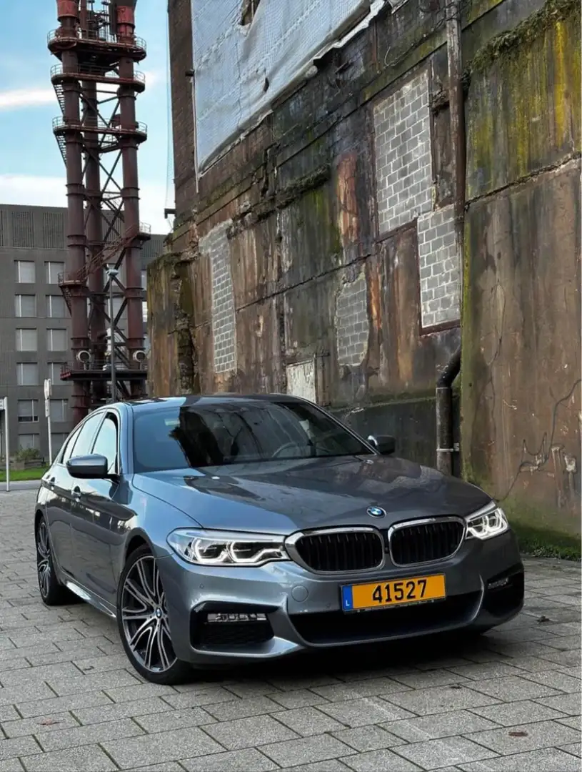 BMW 520 520d Aut. Luxury Line Gris - 1