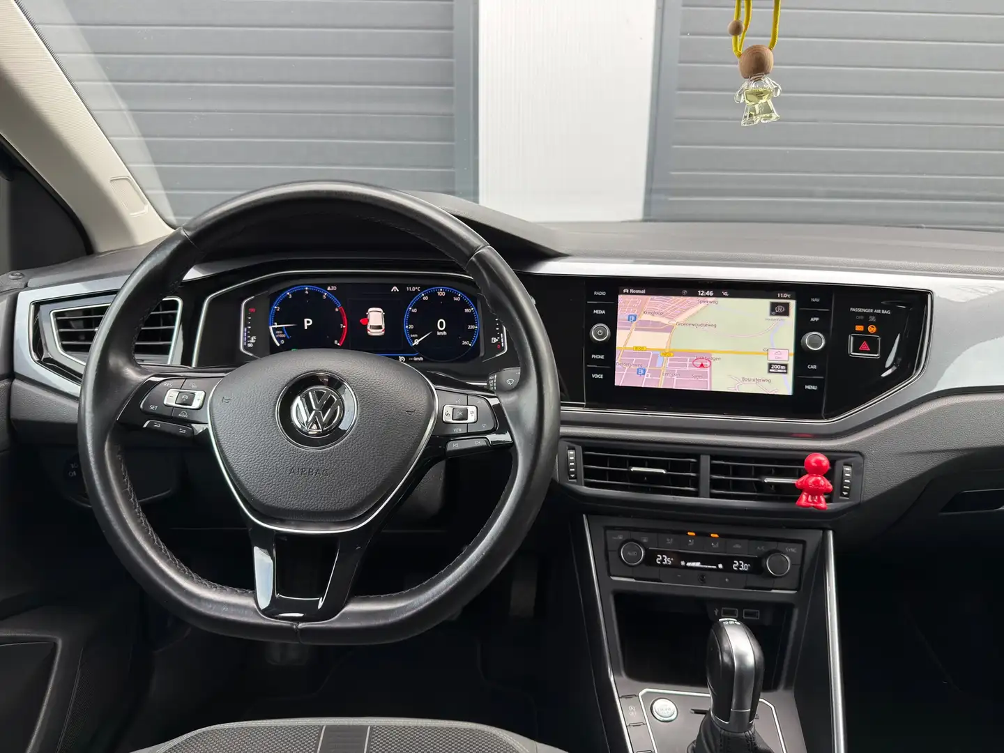 Volkswagen Polo 1.0 TSI Highline / DSG / Carplay / Keyless Zwart - 2